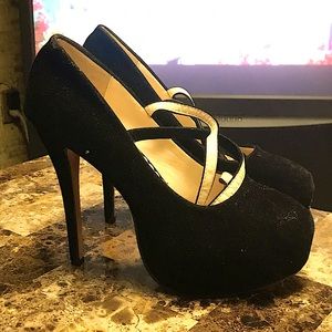 Women's Ankle Strap Platform Pump